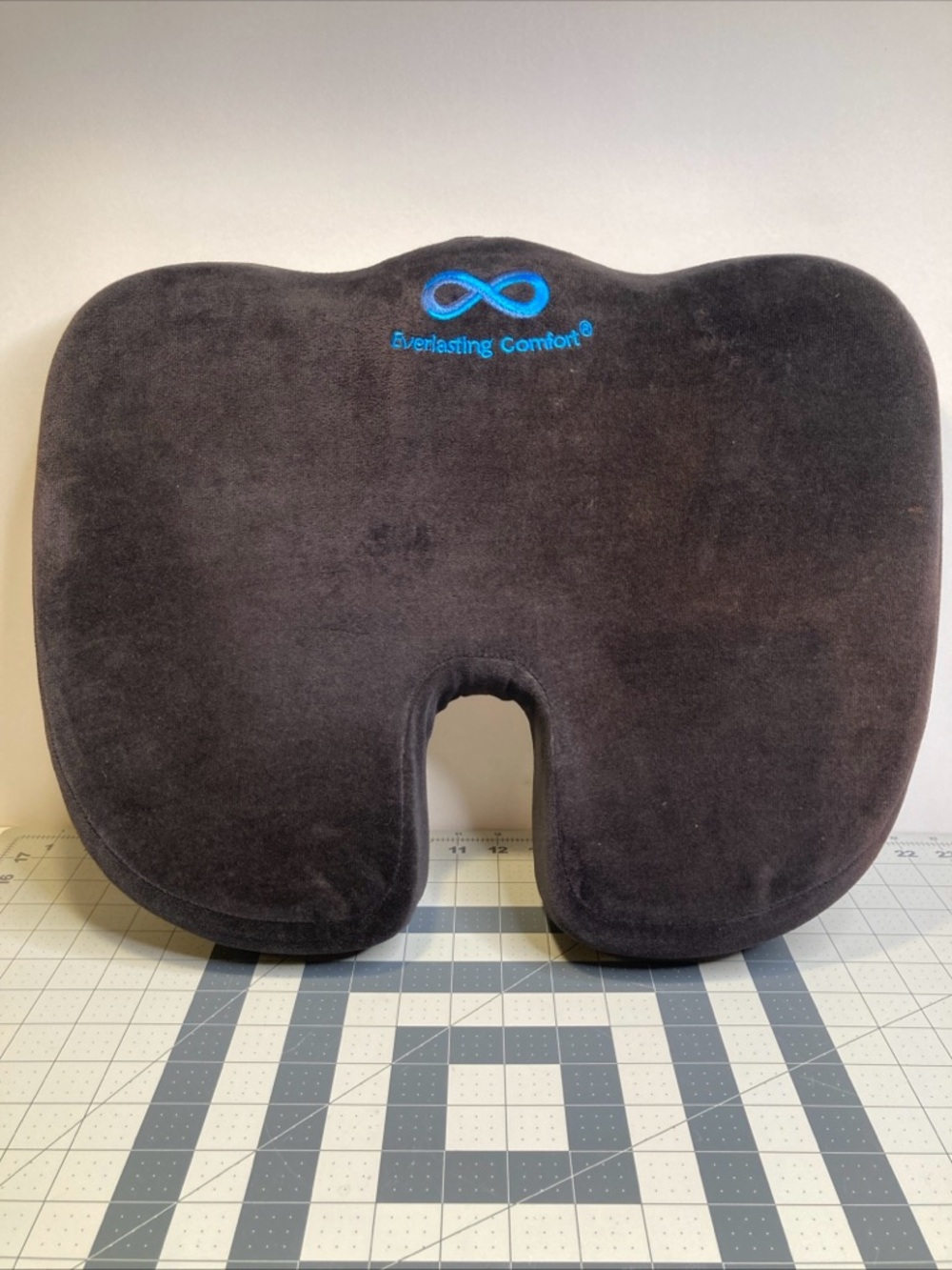 Everlasting Comfort Seat Cushion Pillow Coccyx Orthopedic Tailbone Pain Relief